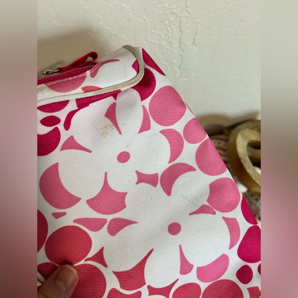 Giveaway - Picture 3 of 4